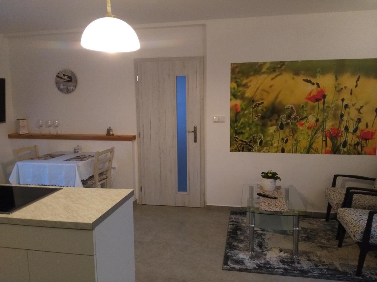 Apartman Gutino เชสกาเชโบวา ภายนอก รูปภาพ