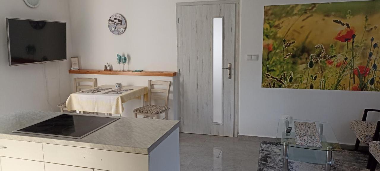 Apartman Gutino เชสกาเชโบวา ภายนอก รูปภาพ